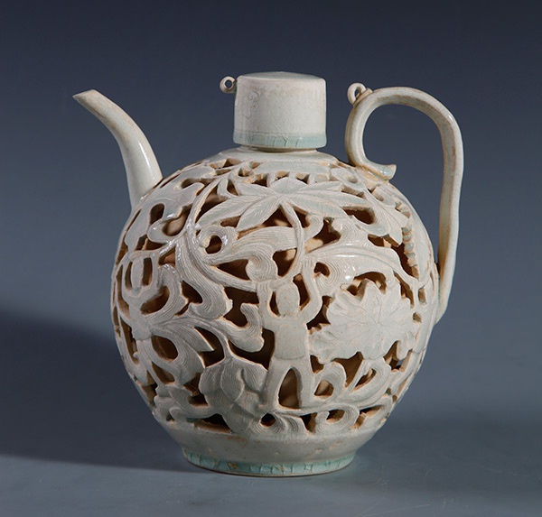 鏤空執壺